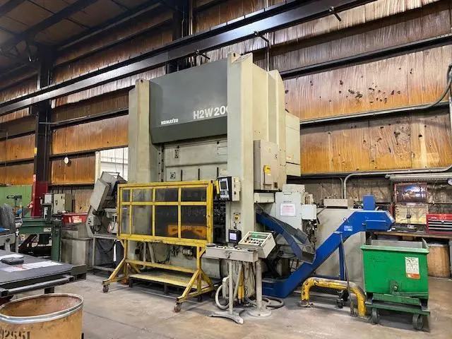 Used 2009 KOMATSU H2W200 Straight Side Presses Ohio US | D & D Industries #437859