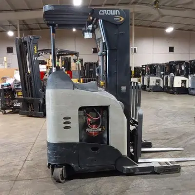 USED 2016 CROWN RR5725-45
