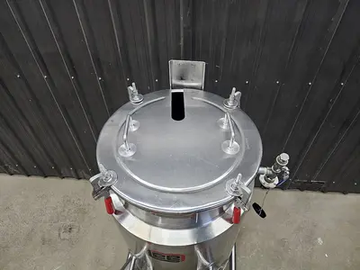 Used LEE INDUSTRIES 55 DP Stainless Steel Tanks Quebec CA | Carter-Wilson Equipment Services #450997