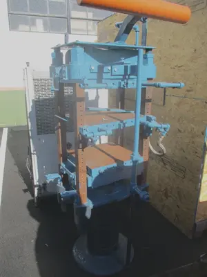 Hydraulic Rubber Press, 16"