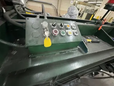 Used KMF CLOSED DOOR BALER Balers Pennsylvania US | Global Equipment International, LLC #186372