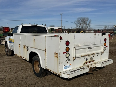 USED 2005 GMC 3500
