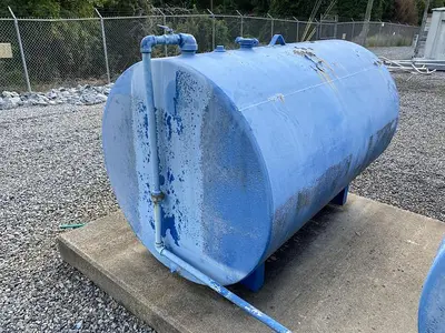 Used USED  500 GALLON CARBON STEEL HORIZONTAL TANK _UNKNOWN_ Carbon Steel Tanks North Carolina US | DH Griffin Used Equipment #1383709