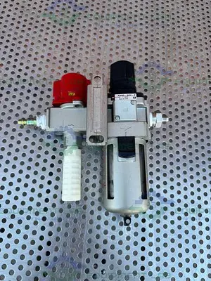 USED SMC AW40-N04-Z FILTER REGULATOR 7-125 PSI W/ SMC VHS40-N04-RZ PRESSURE VALVE