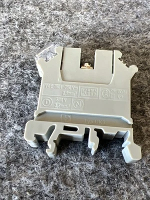 Used Phoenix Contact VDE0611 Misc Electrical & Power Parts California US | Davliegogo LLC #1720193