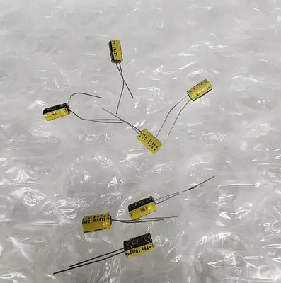 LOT OF CAPACITORS
