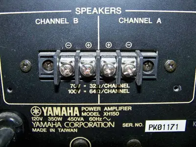Yamaha 150 Power Amp / Amplifier XH150 in Hard-Sided Road / Travel Case