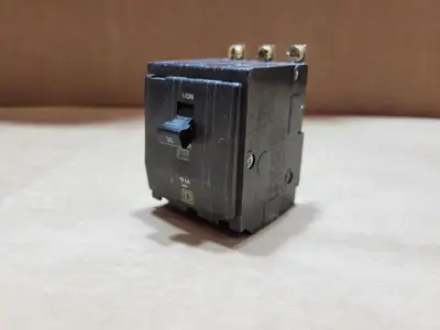 USED SQUARE D QOB330