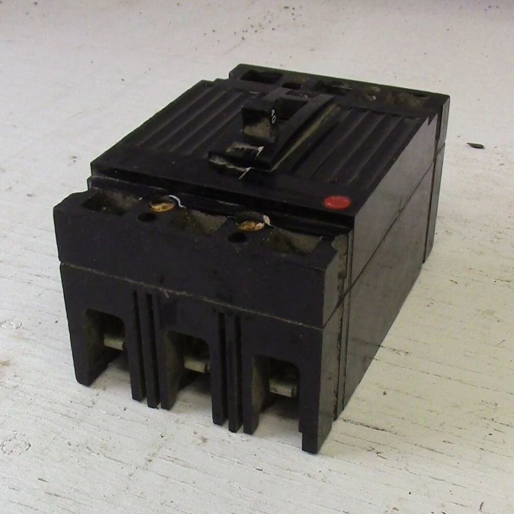 General Electric 3 Pole 40 Amp Breaker