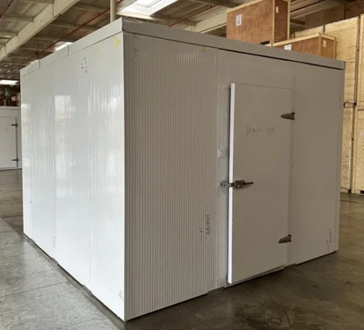 171-0070 10’ x 10’ Walk In Cooler Box with Floor