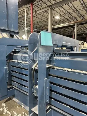 USED BALEMASTER EO-2273 AUTO TIE HORIZONTAL