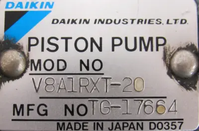 NEW DAIKIN V8A1RXT-20 PISTON PUMP V8A1RXT20
