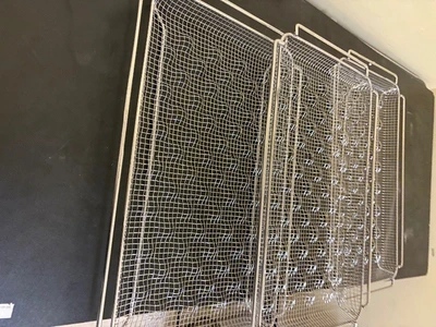 set of 3 wired baking sheets