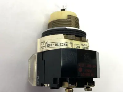USED ALLEN-BRADLEY ILLUMINATED SELECTOR SWITCH 30MM 120V
