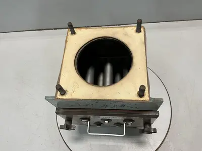 USED METAL FABRICATOR NO MODEL / NO TAG