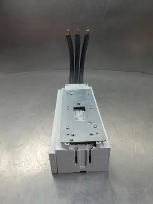 USED Siemens 8US1211-4TR00 Busbar Adapter, 690V, 100A