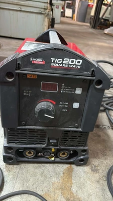 LINCOLN ELECTRIC SQUARE WAVE TIG 200 Tig Welders | Global Machine Brokers, LLC (4)