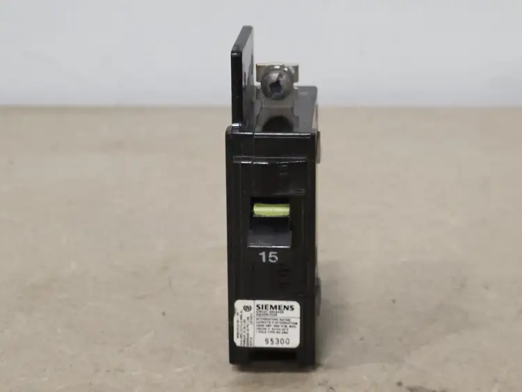 Used SIEMENS BQ1B015 Switchgears British Columbia CA | Lenmark #240202