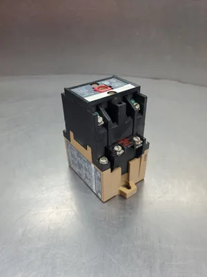 Allen Bradley 700-P200A1/B Type P AC Control Relay. 4C-13