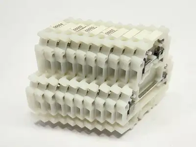 Used Allen-Bradley White Terminal Block 4 Wire Connection Terminal Blocks Michigan US | Maverick Industrial Sales #1489766