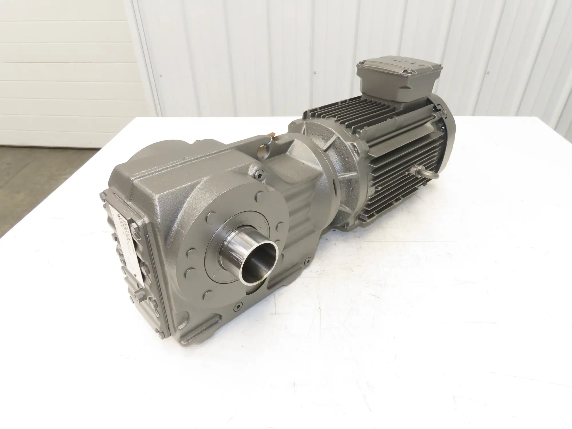 Sew Eurodrive KT57 DRN100LM4 Gearmotor 3Hp 230/460V 64rpm 27.34:1 Hollow Shaft