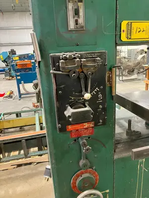 Used _UNKNOWN_ _UNKNOWN_ Woodworking Vertical Band Saws Minnesota US | Myron Bowling Auctioneers Inc #1541733
