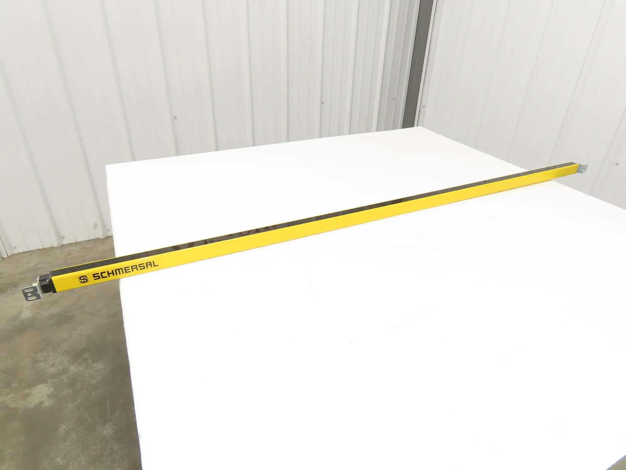 Schmersal SLC440COM-R-1450-14 Safety Light Curtain Receiver Only -Needs Repair