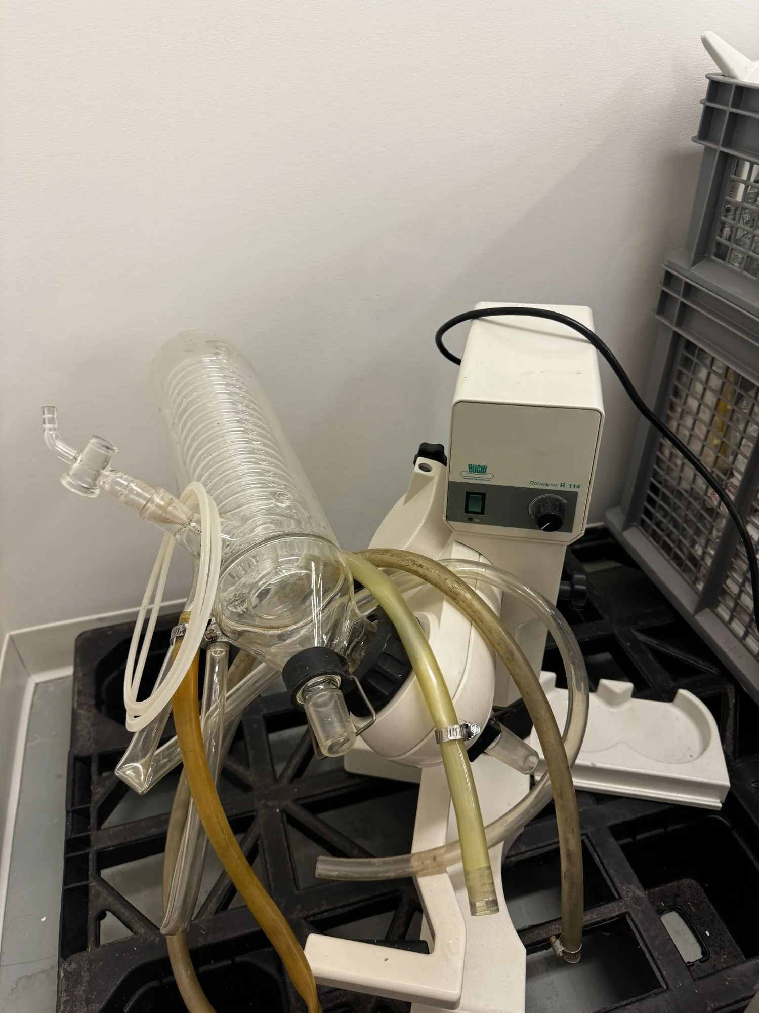 Used BUCHI R-114 Lab Evaporation Systems British Columbia CA | Enwave Corp. #1509593