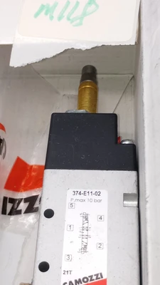 NEW Camozzi 374-E11-02