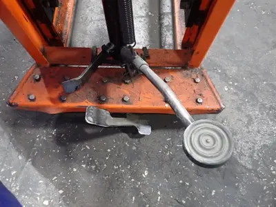 USED LEE ENGINEERING COMPANY M252