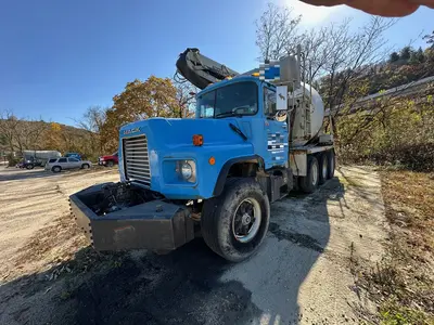 Used 2000 MACK DM690S CONVEYOR Concrete Mixer Trucks Pennsylvania US | Proxy Equipment #1379125