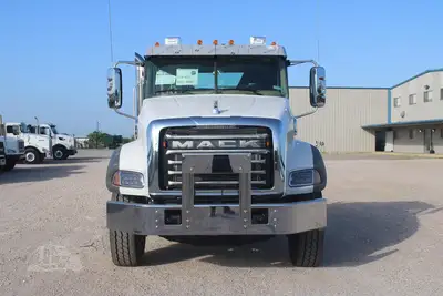 New | in-Stock 2026 MACK GRANITE 64BR Cab Chassis trucks Texas US | Roll Off Truck World #1491873