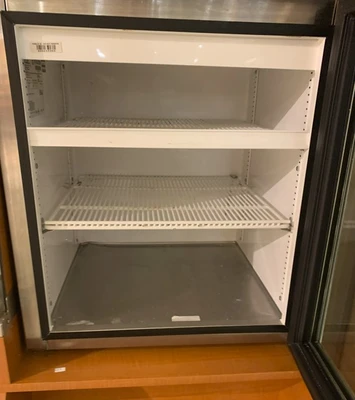 124-0043 Bread/Bagel Case with Self Contained True Cooler