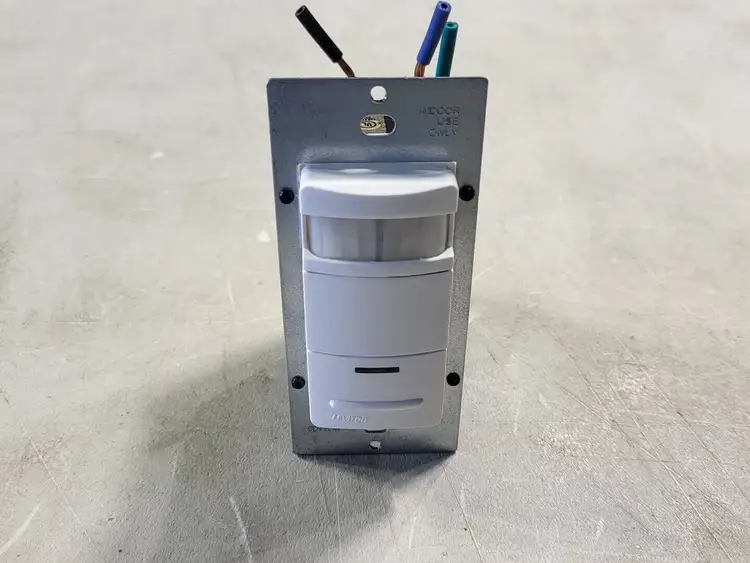 New | in-Stock LEVITON ODS15-IDW Lighting British Columbia CA | Lenmark #248881
