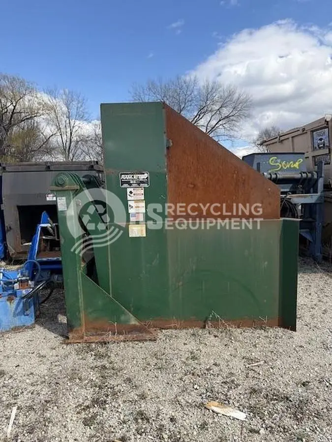USED 2009 MARATHON CART DUMPER