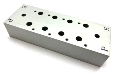 NVV3Z4-20-041-00T | SMC  Pneumatic Manifold Block 4-Station 3-Port - New Other