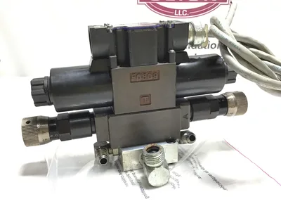 Nachi SS-G01-C5-FR-E115-E30 Wet Type Solenoid Operated Directional Control Valve