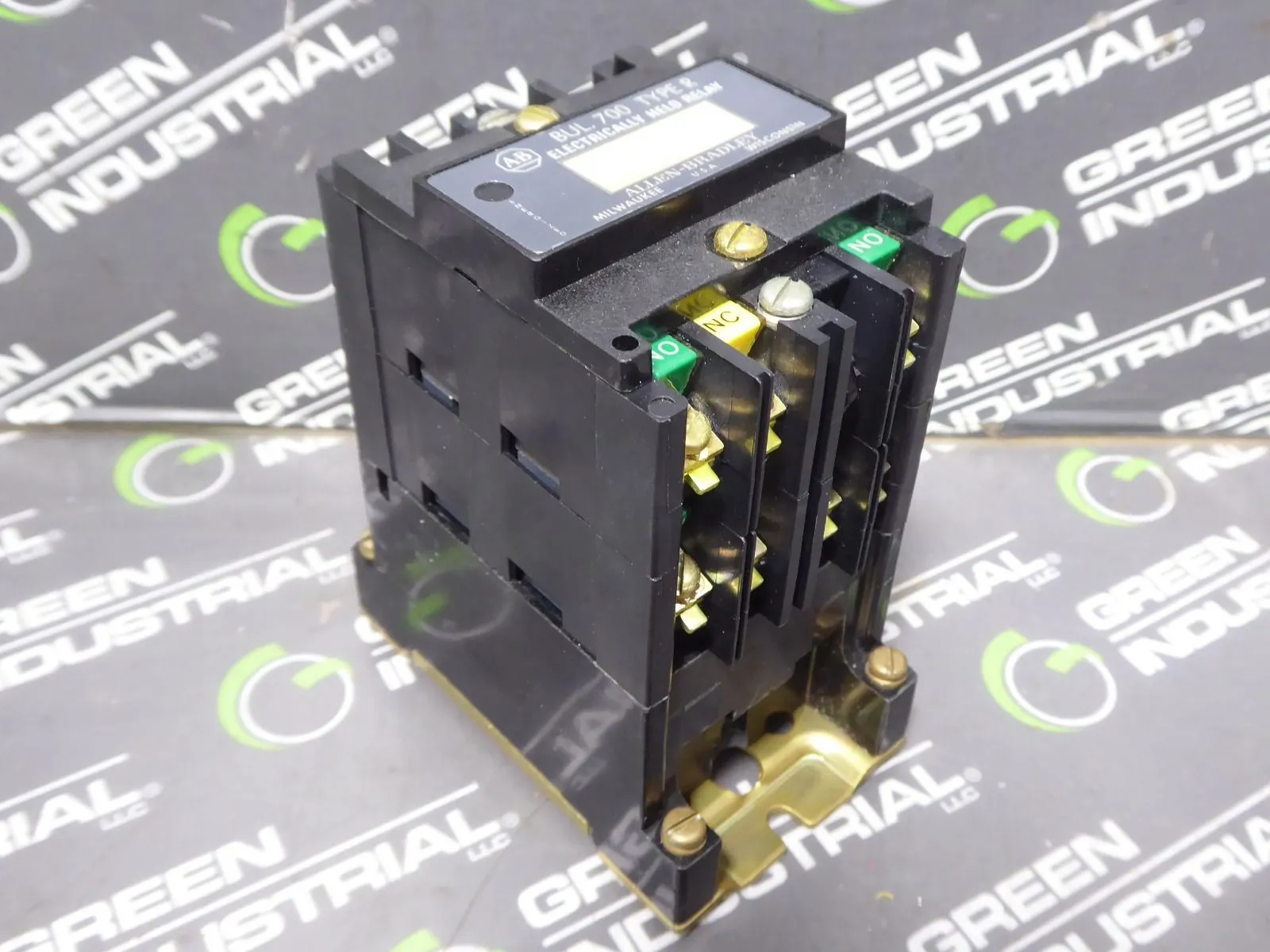 Allen Bradley 700-R430A1 Electrically Held Relay Type R Series B 300VAC/DC Used