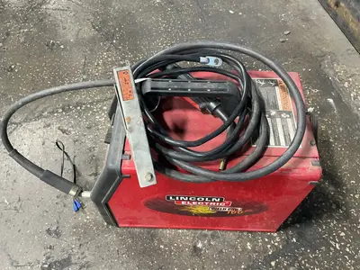 Used LINCOLN ELECTRIC WELD PAK 100 HD Welding Machinery (Other) Ohio US | HGR 24 #1343910