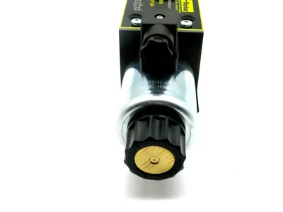 NEW PARKER D3W008CNJP 24VDC 1.5AMP VALVE SOLENOID
