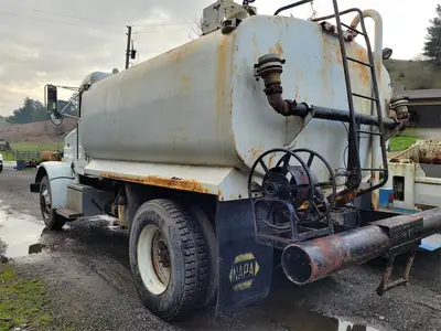 USED 1988 PETERBILT 357