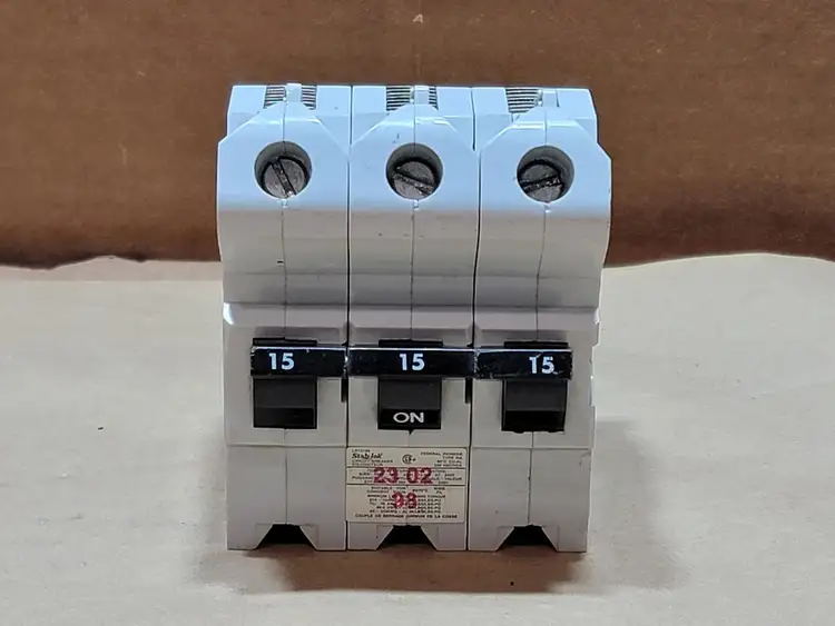Used FEDERAL PIONEER NA3P15 Switchgears British Columbia CA | Lenmark #835740