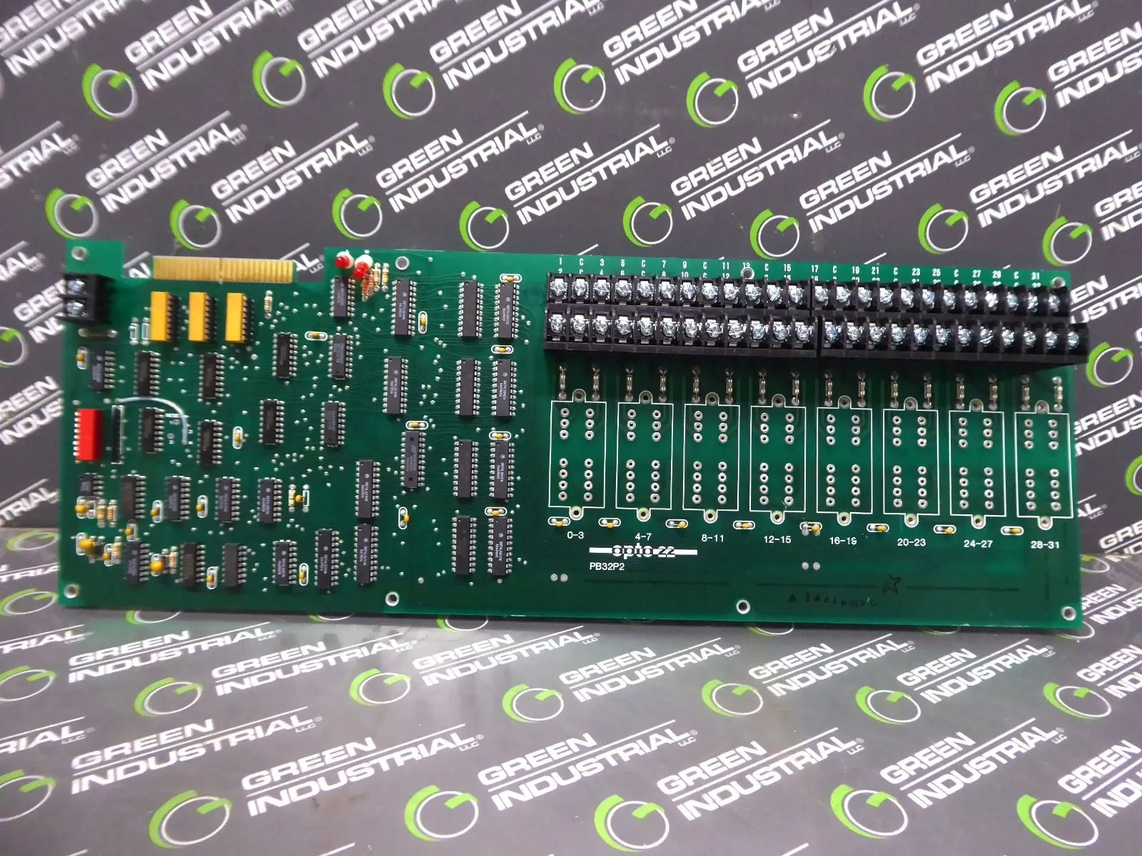 opto 22 PB32P2 Relay Interface Board 001596F Used