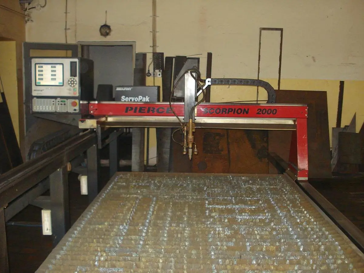 Used 2004 PIERCE SCORPION 2000 Plasma Cutters CZ | Amaron s.r.o. #1056800
