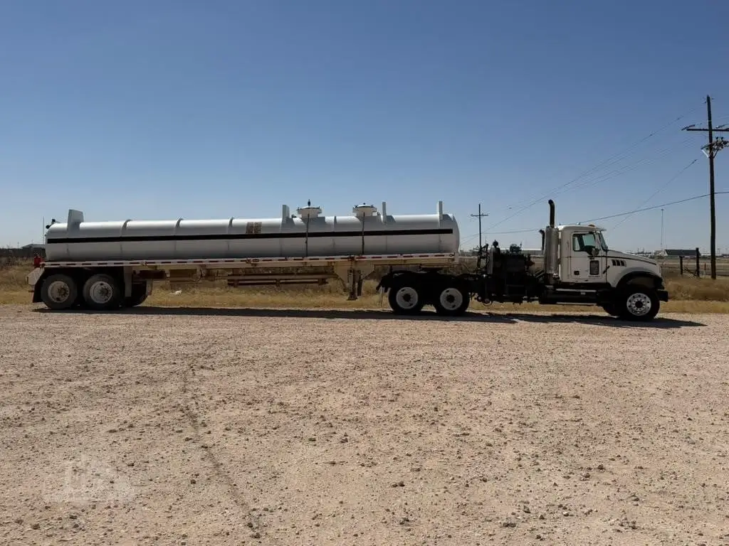 Used 2008 MACK GRANITE GU713 Vacuum Truck Texas US | Roll Off Truck World #1491926