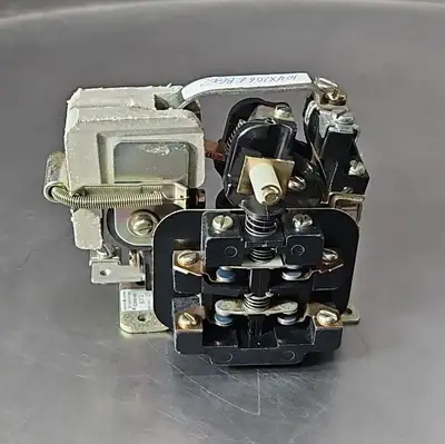 GE 104X106EBG02 CONTACTOR. Loc4D28