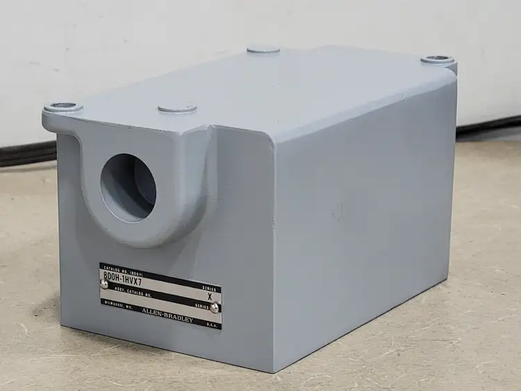 Used ALLEN-BRADLEY 800H-1HVX7 Misc Electrical & Power Parts British Columbia CA | Lenmark #251524