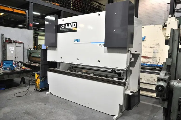Used LVD PPEB 110 TON X 3100 MM CNC Press Brakes | Apt International N.V #373122