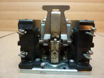 USED CUTLER HAMMER 9575ED17-1