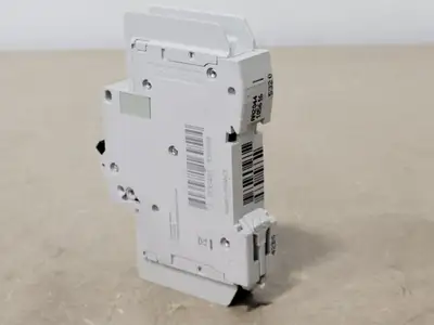 NEW SCHNEIDER ELECTRIC M9F42115